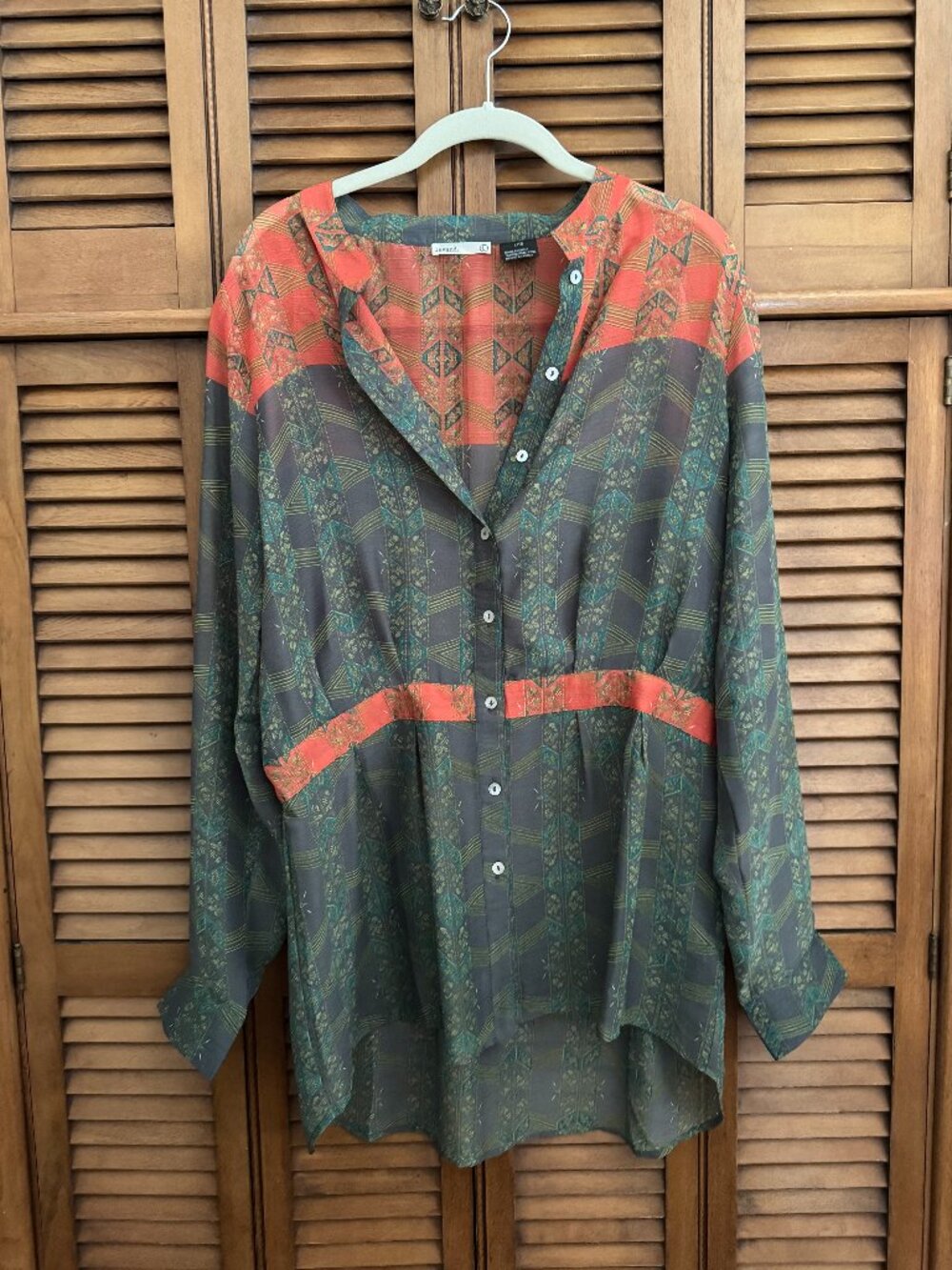 LIKE NEW Lavand. Olive Green/Orange Long Sleeve Top Size L